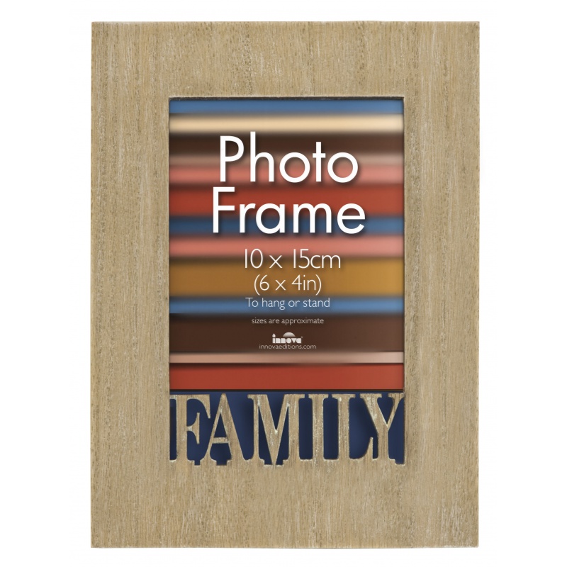 Dřevěný fotorámeček 10x15 cm s vyřezaným detailem Family